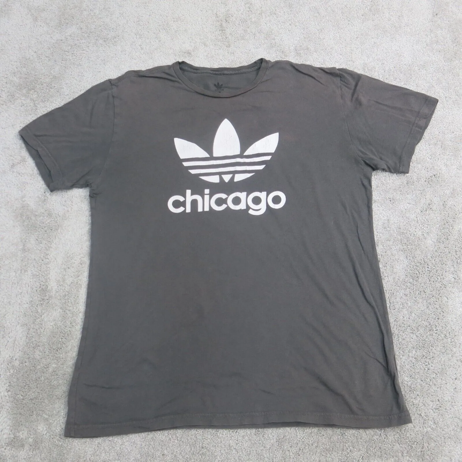 Adidas Chicago Mens Pullover T Shirt Crew Neck Short Sleeve Gray Size Medium