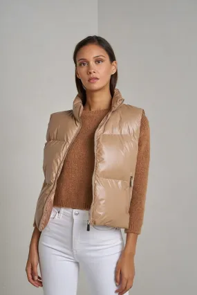 Autumn vibes shiny short puffer gilet - cappuccino