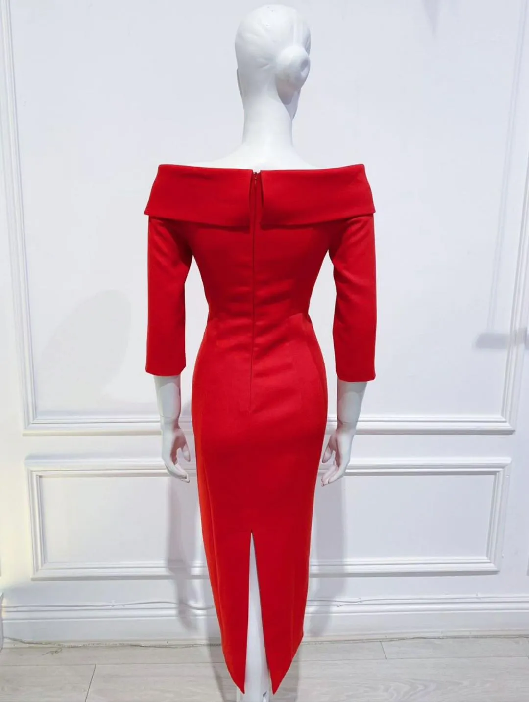 Melina dress in solid Red