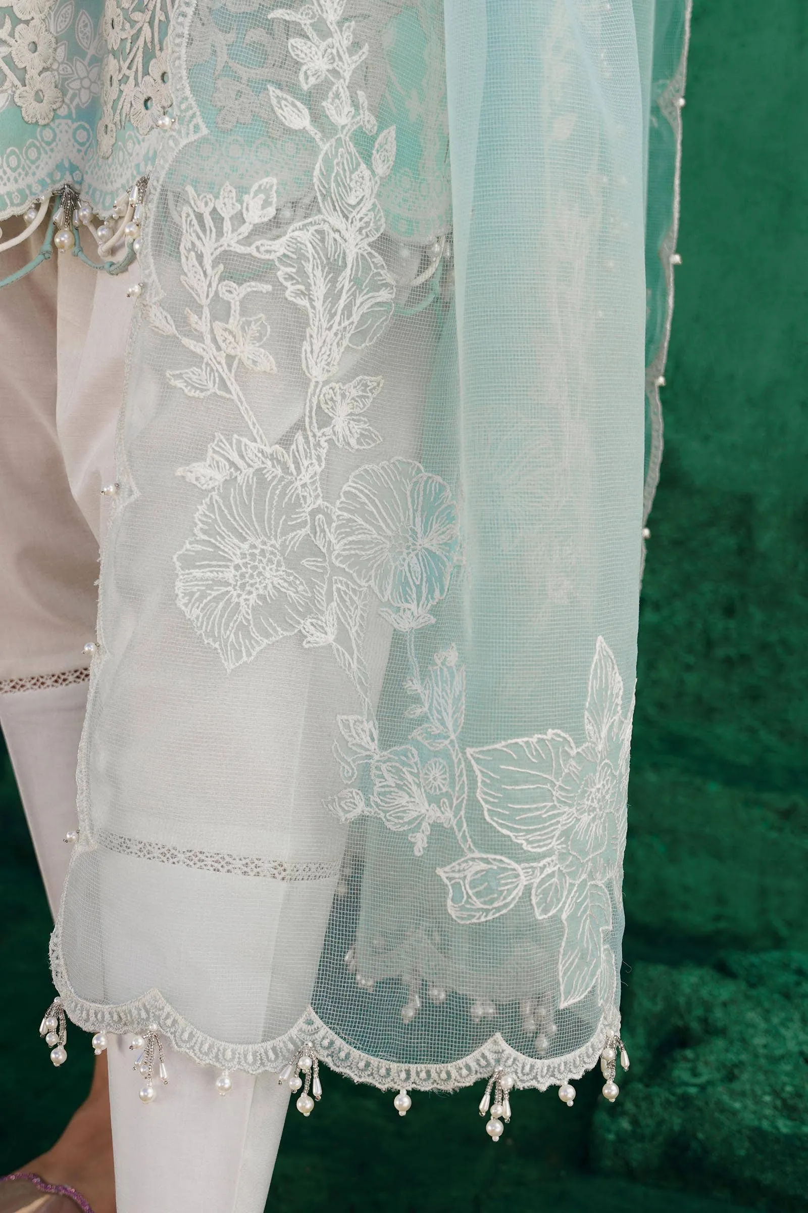 Sana Safinaz Spring/Summer Muzlin Lawn 2024 – M241-011B-3Cw