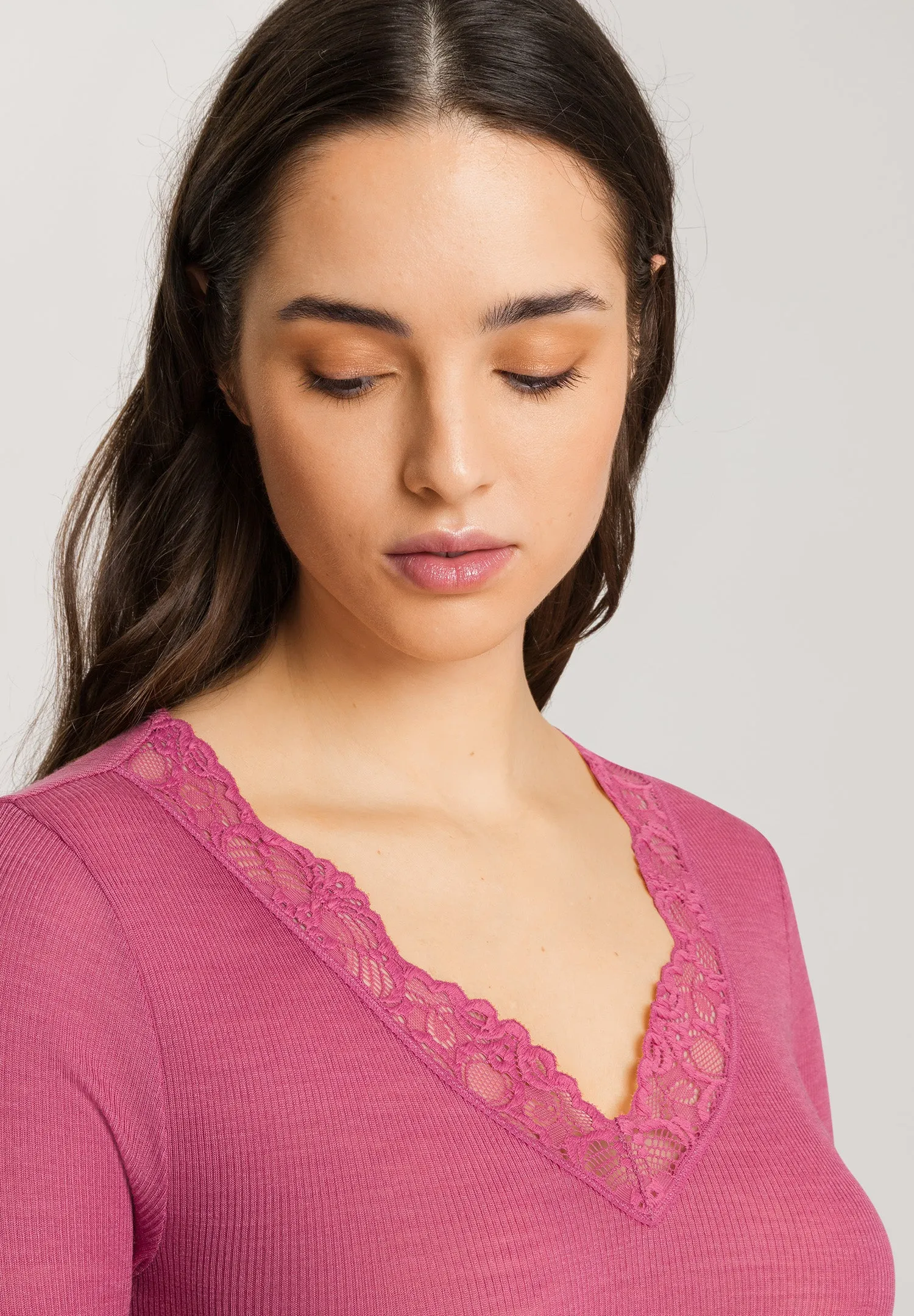 Woolen Lace Fine Ribbed Wool And Silk  V-Neck Top | Rose Wine 70914-2414